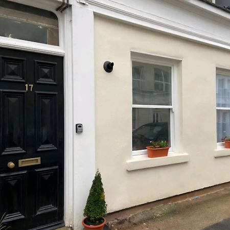 Stones Throw Scarborough Exterior foto